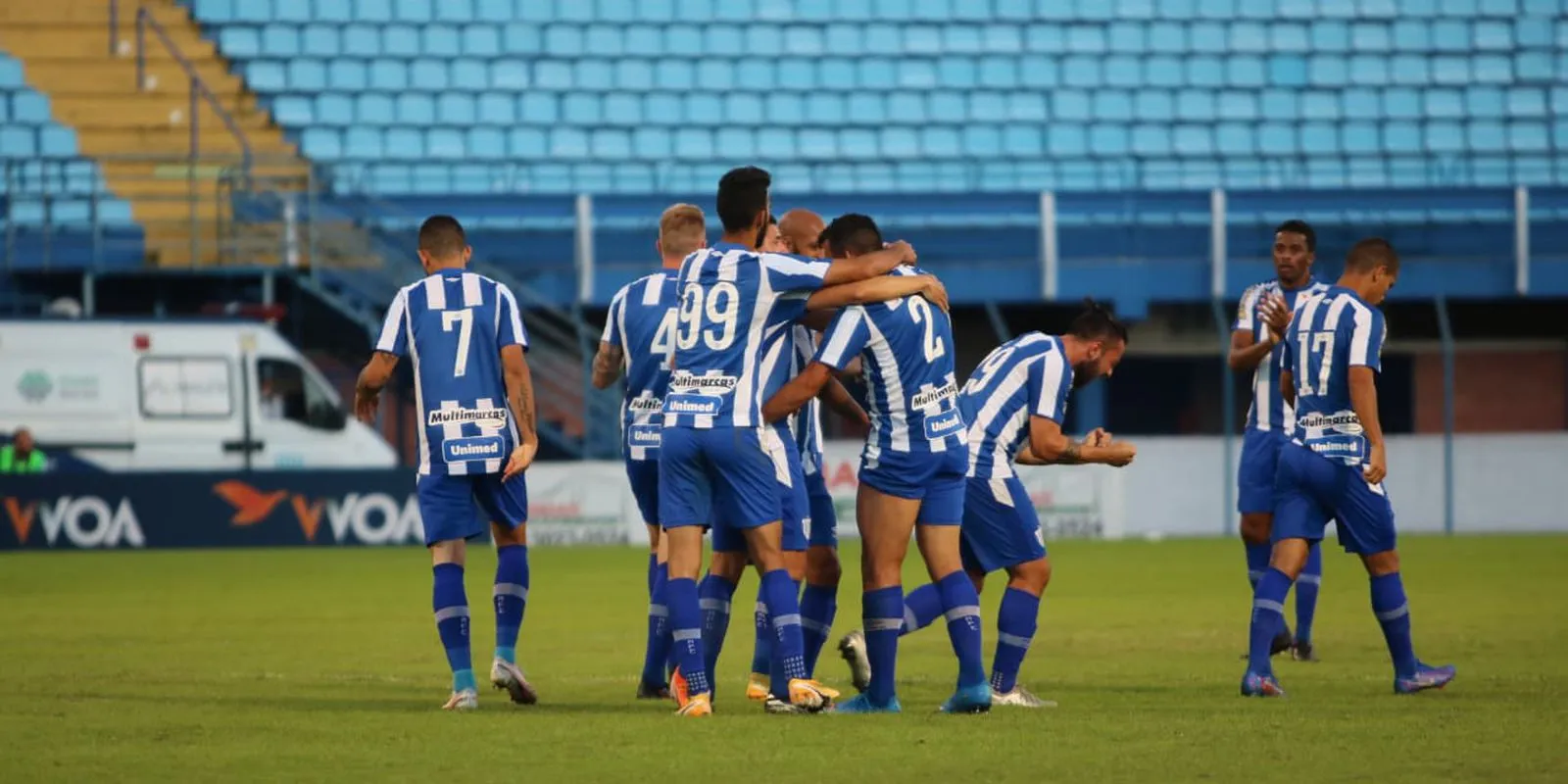 Jogadores do Avaí em campo