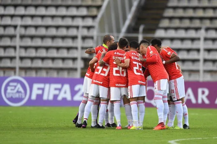 null Jogadores do time Internacional em campo comemorando